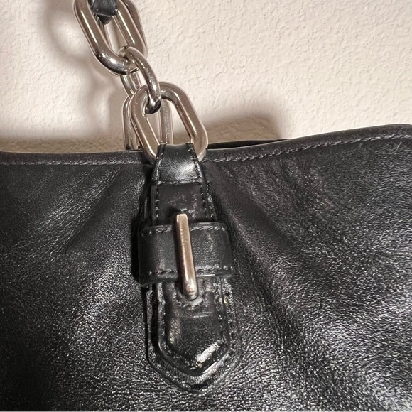 Coach Black Leather Shoulder Bag with Turnlock Closure - Picture 8 of 14